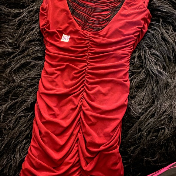 Dresses - Picture 4 of 8